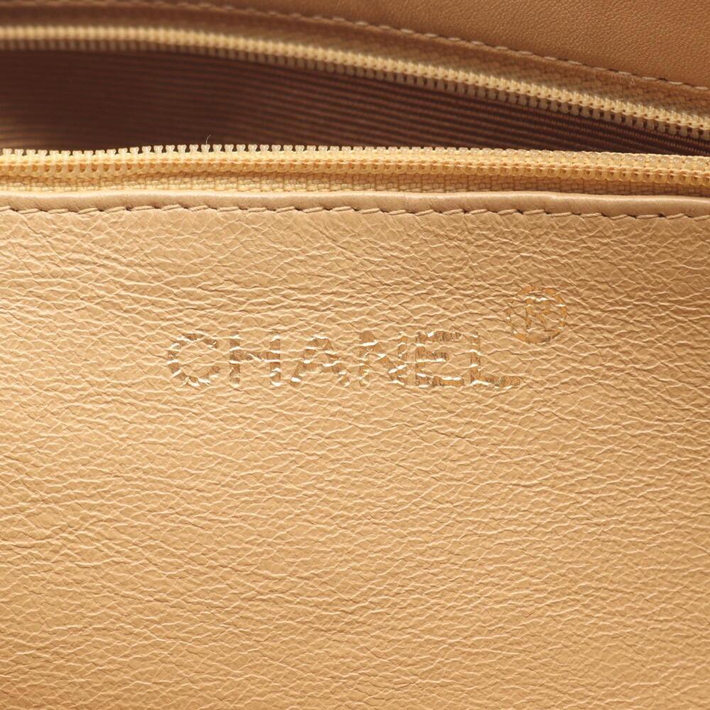CHANEL Cream Lambskin Leather Logo Tote Bag - Picture 4 of 15